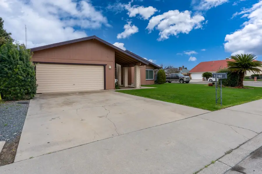 1340 Lewis Street, Selma, CA 93662 - #3