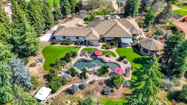 6766 E Carmalee Lane, Fresno, CA 93727