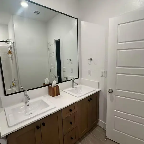 2732 E Teaberry Drive, Fresno, CA 93730