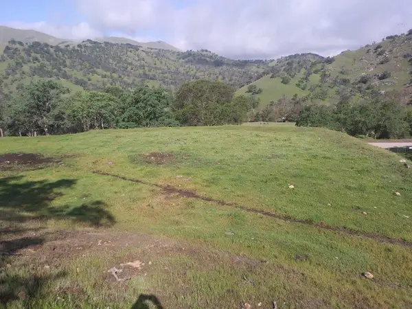 28111 E Trimmer Springs Rd, Sanger, CA 93657