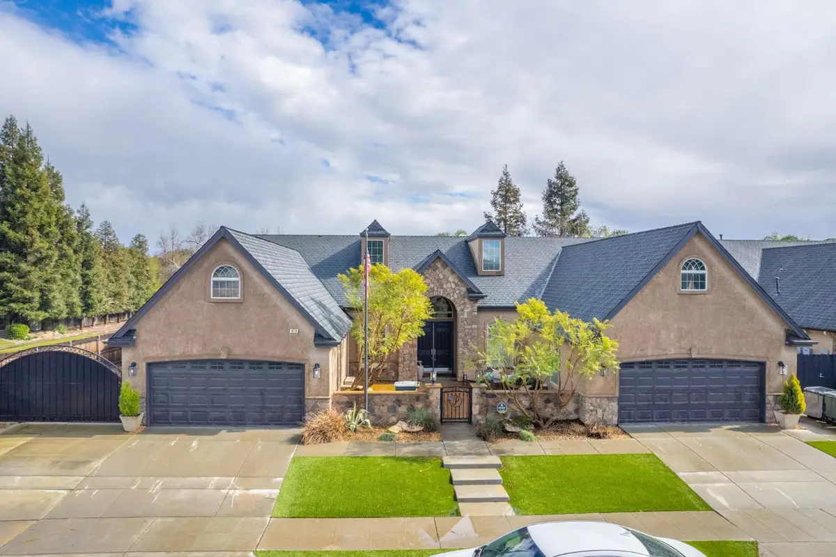 1879 N Harvard Avenue, Clovis, CA 93619 - #1