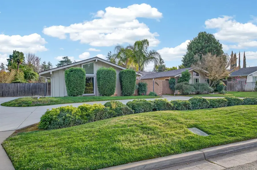 2805 W Spruce Avenue, Fresno, CA 93711 - #3