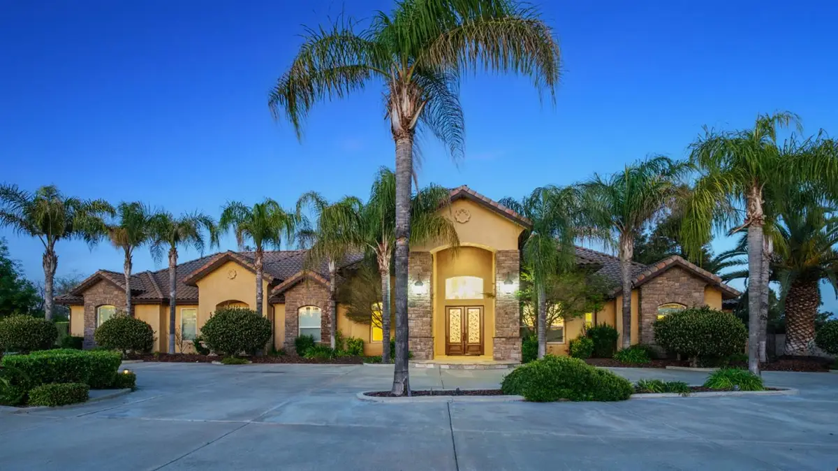 11116 E Dayton Avenue, Sanger, CA 93657 - #1