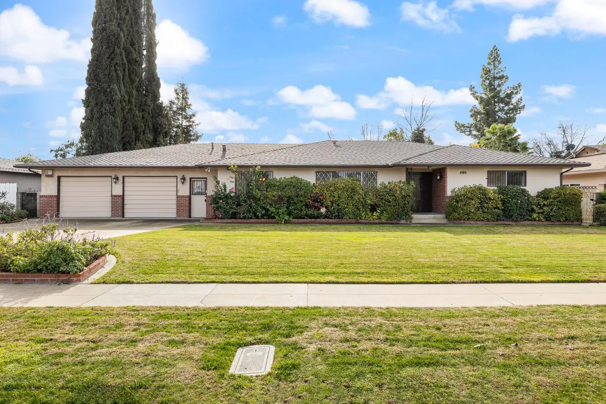 4948 E Townsend Avenue, Fresno, CA 93727 - #1