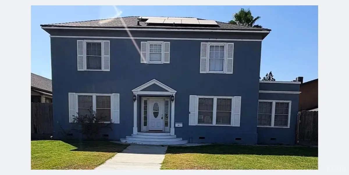 209 E 11th Street, Hanford, CA 93230 - #1