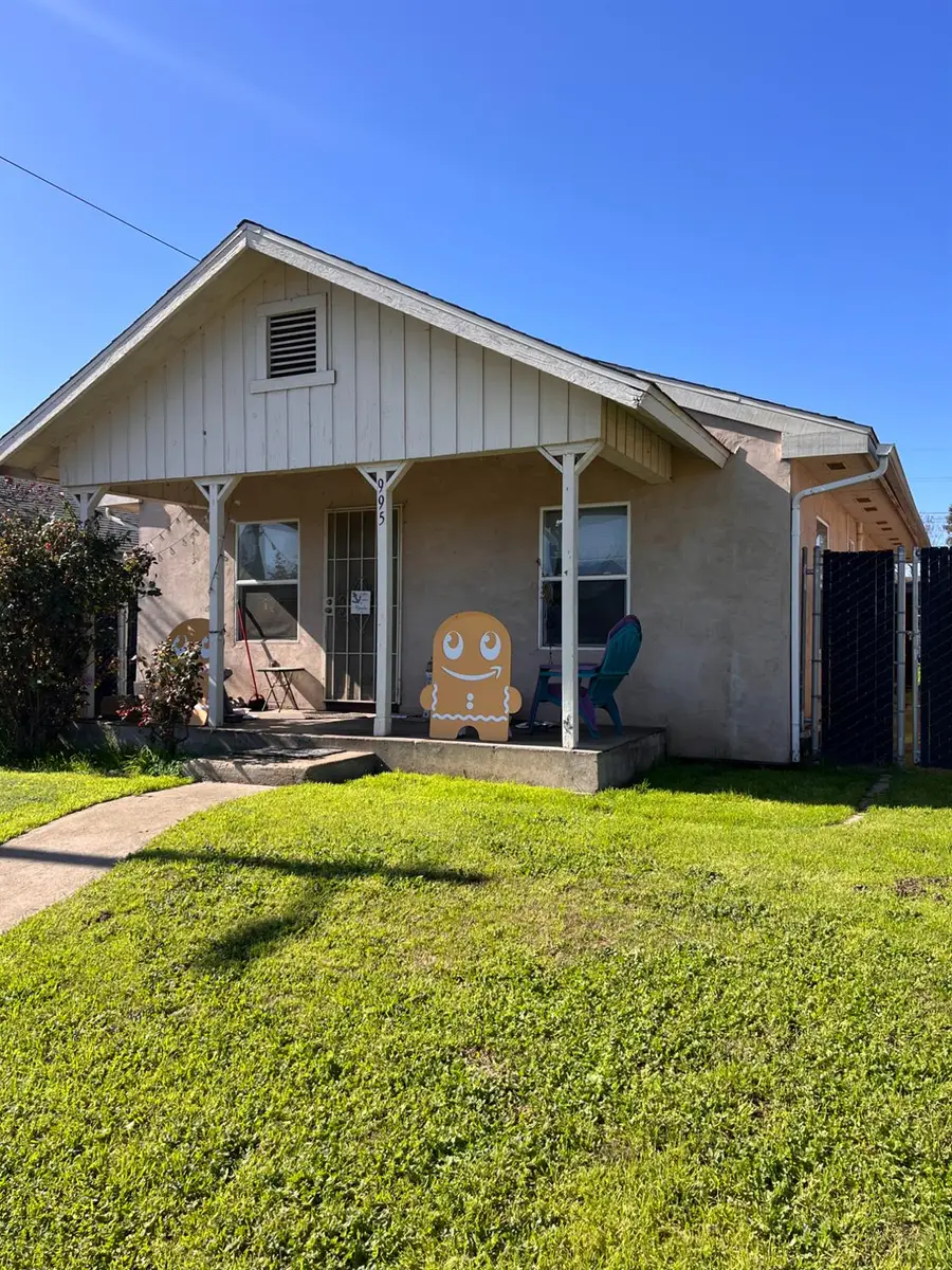 995 S Hope Avenue, Reedley, CA 93654 - #2