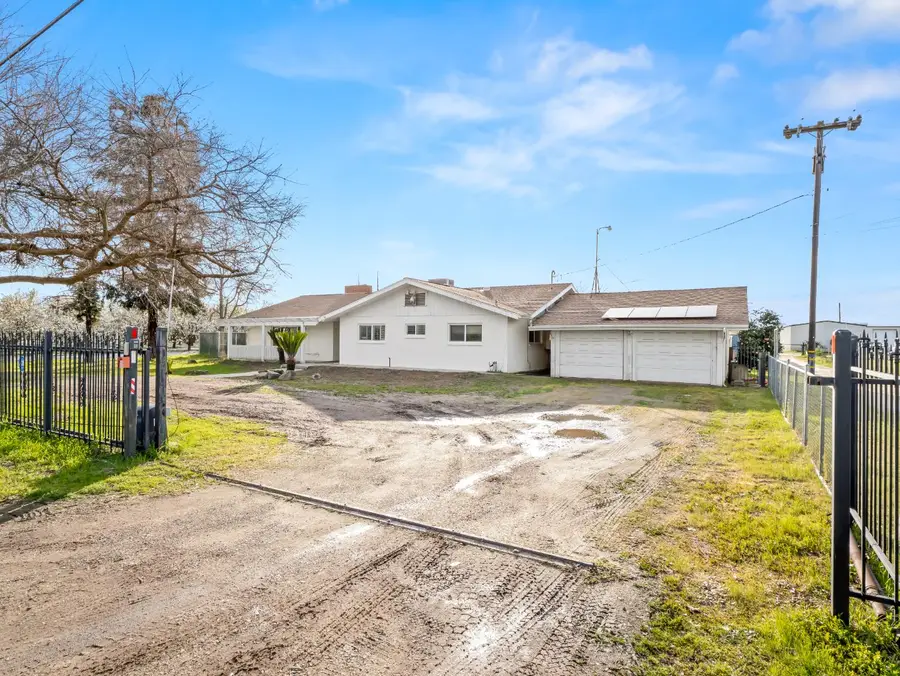 4847 S Greenwood Avenue, Del Rey, CA 93616 - #2