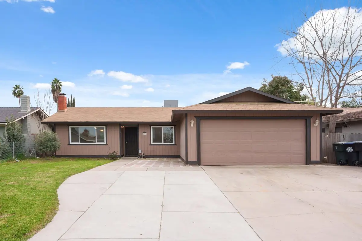237 E Modoc Avenue, Visalia, CA 93291 - #1