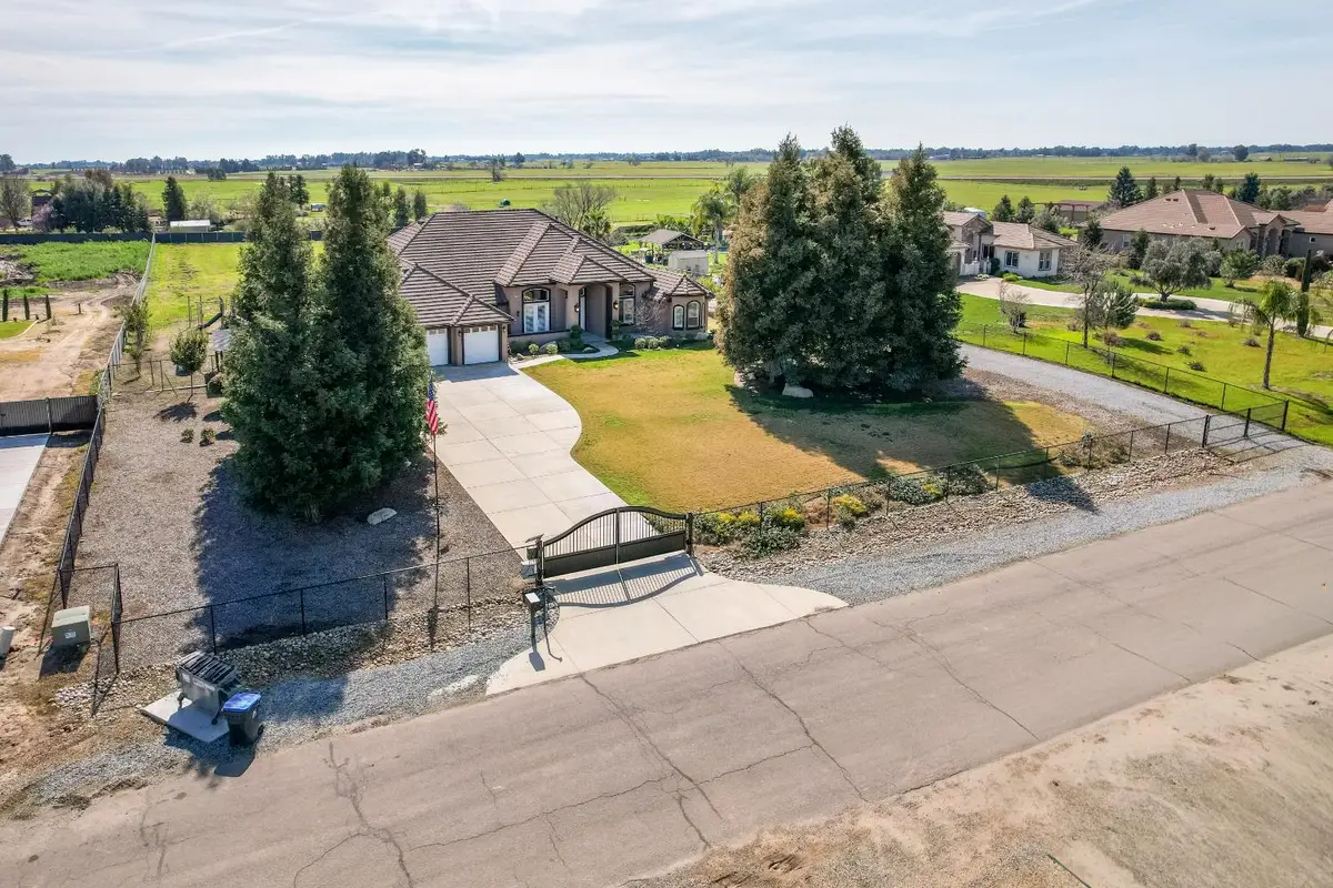 13209 E Falcon Meadow Lane, Clovis, CA 93619 - #1