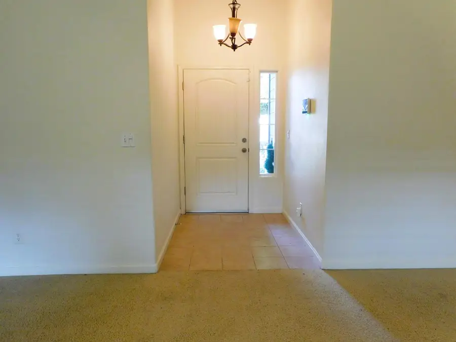 5189 W Beechwood Avenue, Fresno, CA 93722 - #2