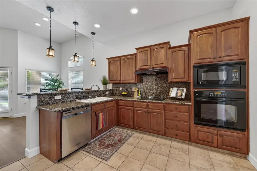 6395 W Portals Avenue, Fresno, CA 93723 - #3