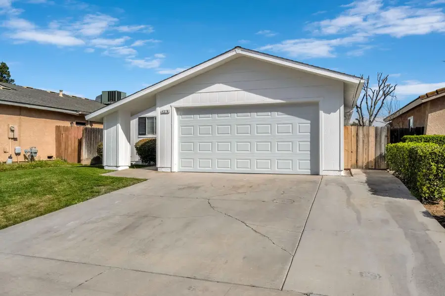 4376 W Cardiff Avenue, Fresno, CA 93722 - #3