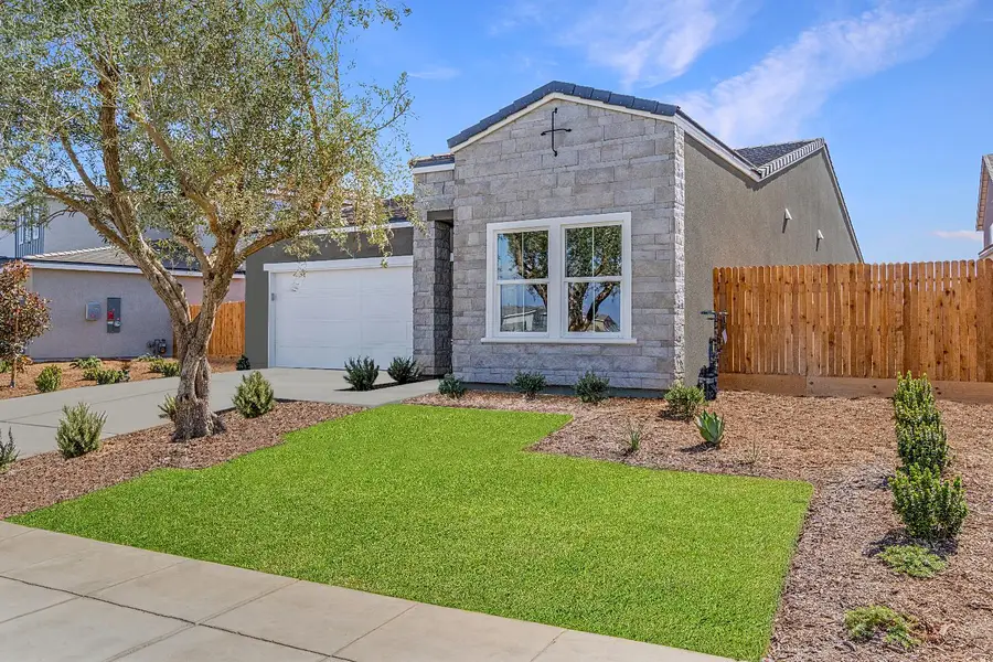 984 Deerhorn Drive W, Madera, CA 93636 - #2