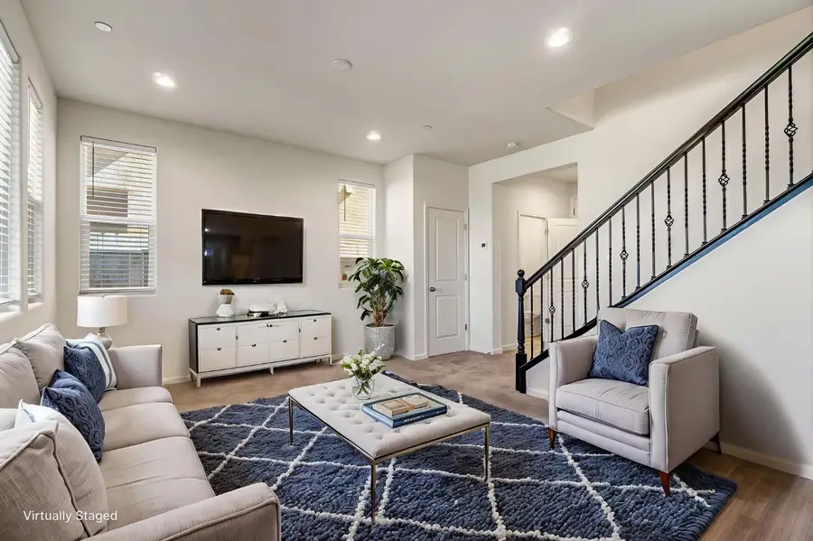 5468 W Santa Barbara Drive, Fresno, CA 93722 - #3