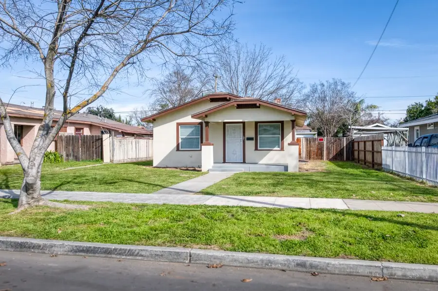 978 N Arthur Avenue, Fresno, CA 93728 - #2