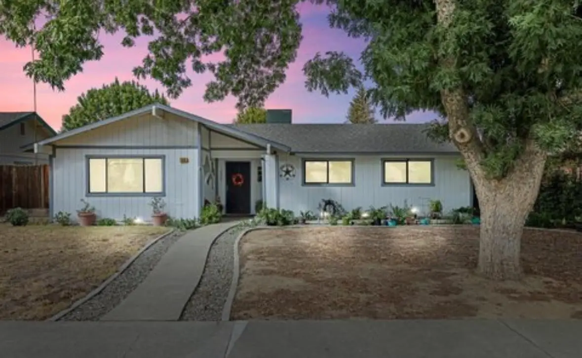 460 W Sacramento Street, Coalinga, CA 93210 - #1