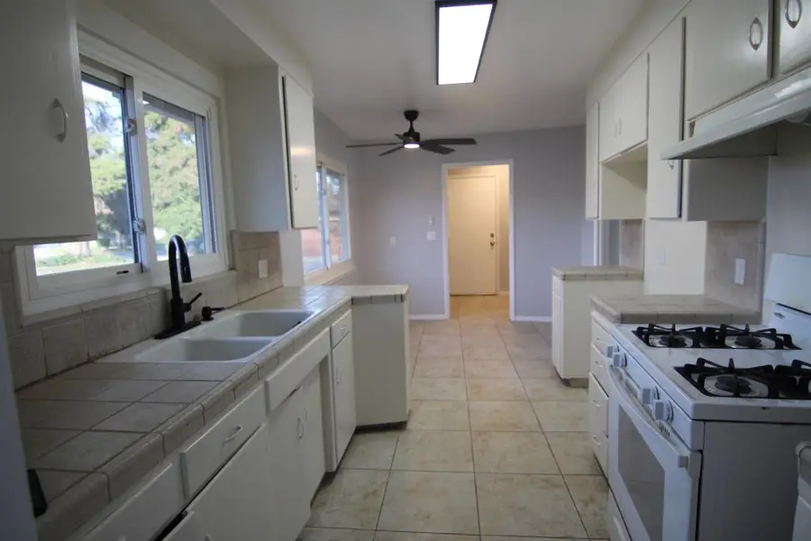 567 E Keats Avenue, Fresno, CA 93710 - #2