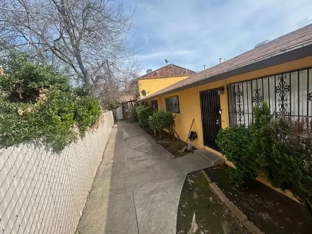 2218 N Glenn Avenue, Fresno, CA 93704 - #2