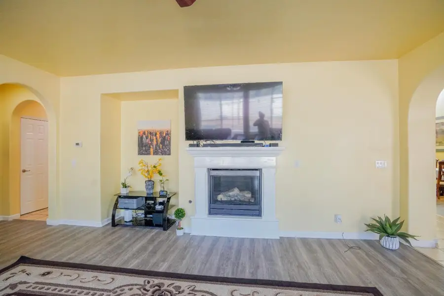 1976 N Belvedere Avenue, Fresno, CA 93722 - #3