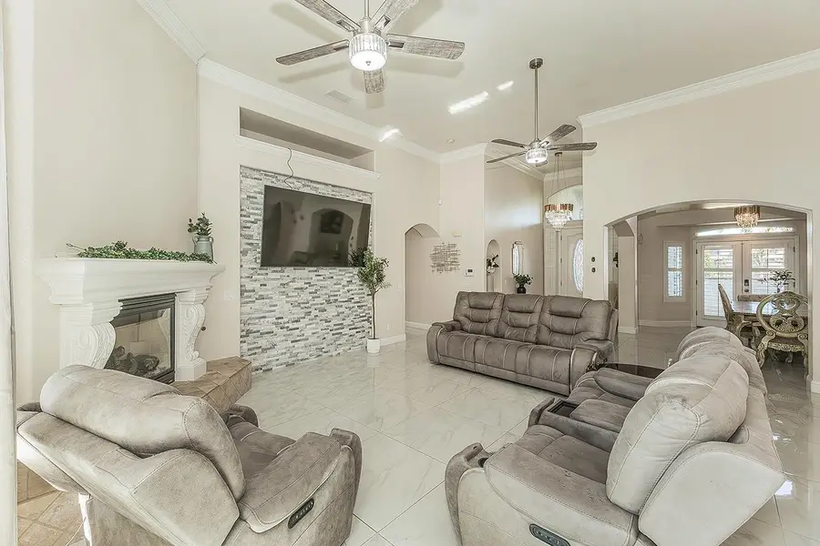 2888 Ashcroft Avenue, Clovis, CA 93611 - #3