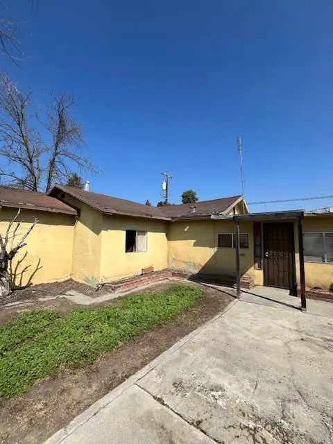 217 S 7th Street, Fowler, CA 93625 - #2