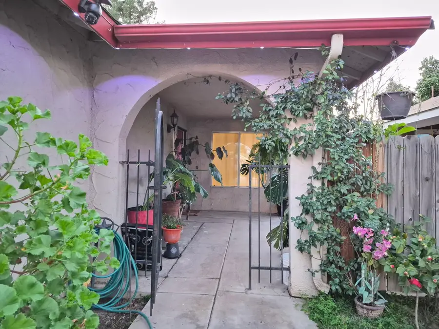 3441 Mitchell Avenue, Selma, CA 93662 - #2