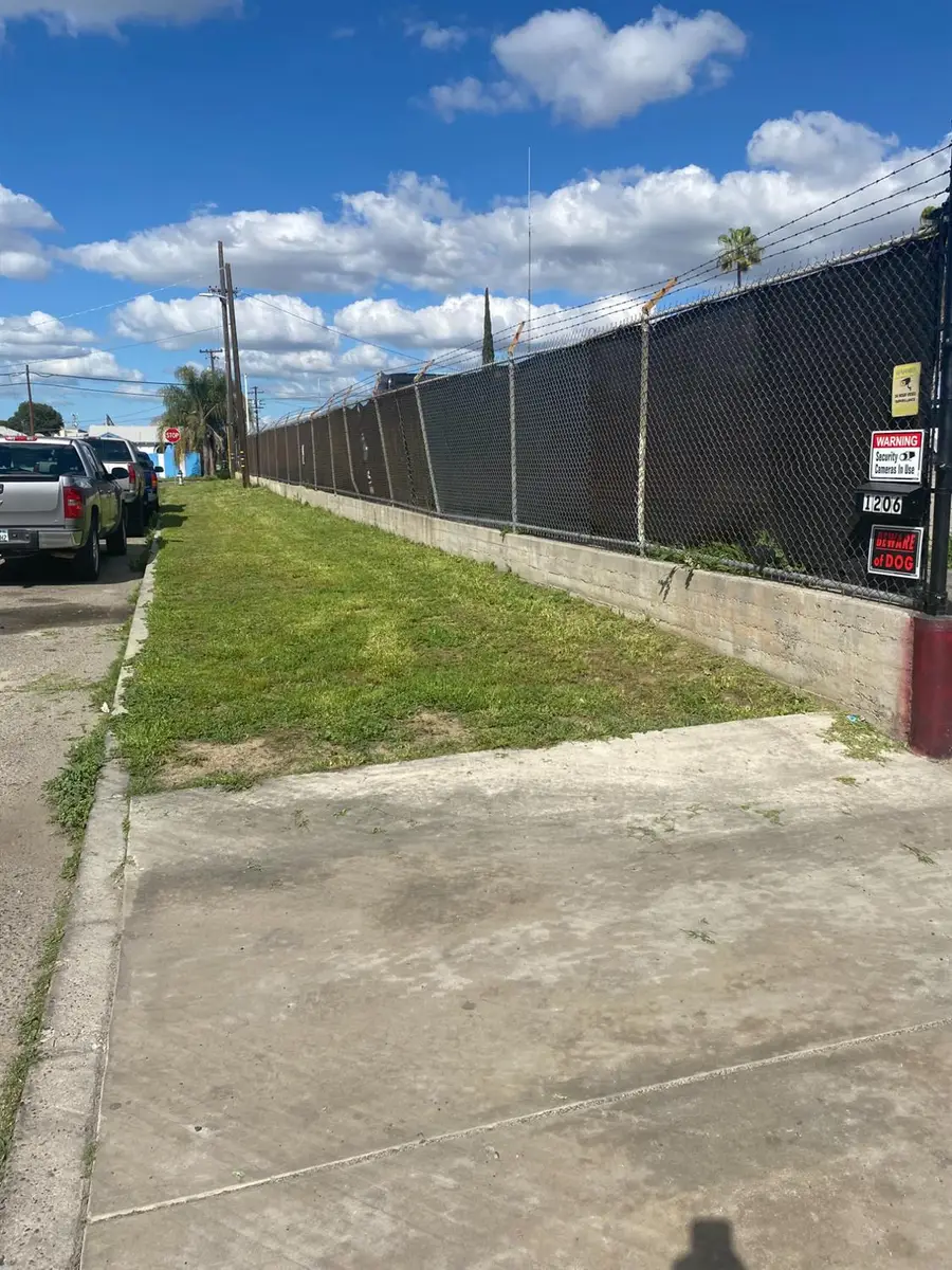1206 N. Effie, Fresno, CA 93703 - #3