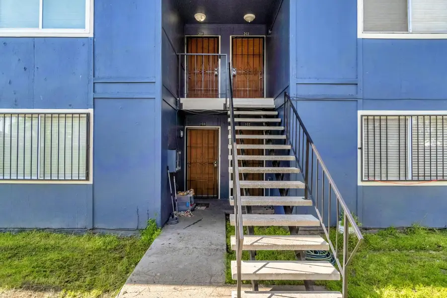 2311 E White Avenue, Fresno, CA 93701 - #2