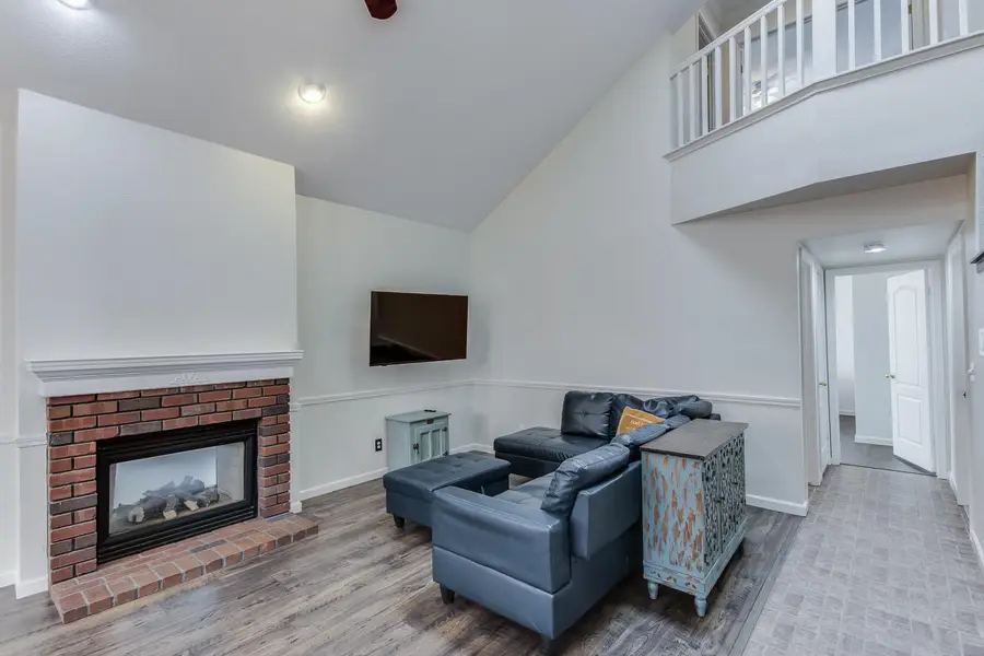 166 Bedford Avenue, Clovis, CA 93611 - #3