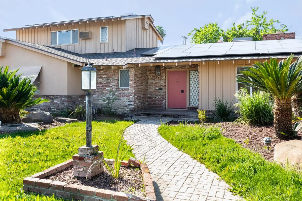 805 Lyon Avenue, Sanger, CA 93657 - #1