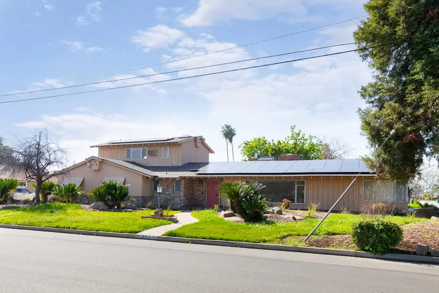 805 Lyon Avenue, Sanger, CA 93657 - #3