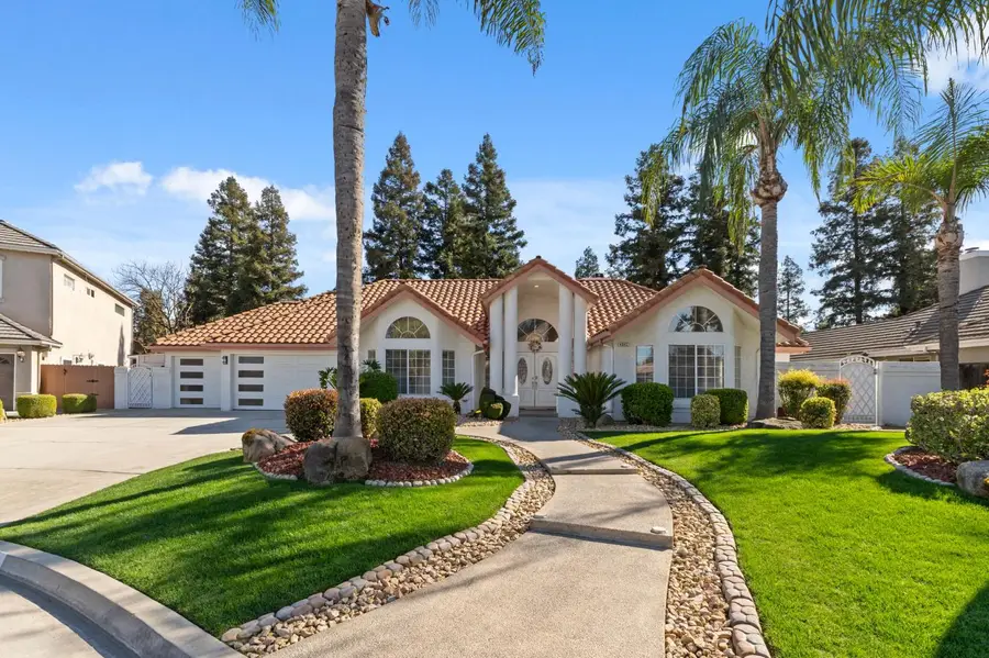 4943 W Minarets Avenue, Fresno, CA 93722 - #2