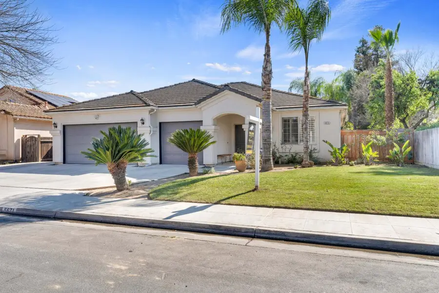 5671 W Athens Avenue, Fresno, CA 93722 - #2