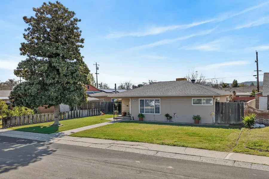 425 University Avenue, Coalinga, CA 93210 - #2