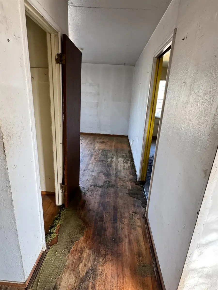 5703 E Hampton Way, Fresno, CA 93727 - #3