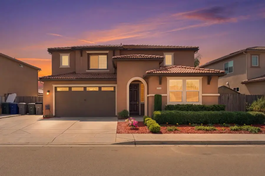 3546 Saginaw Avenue, Clovis, CA 93619 - #2