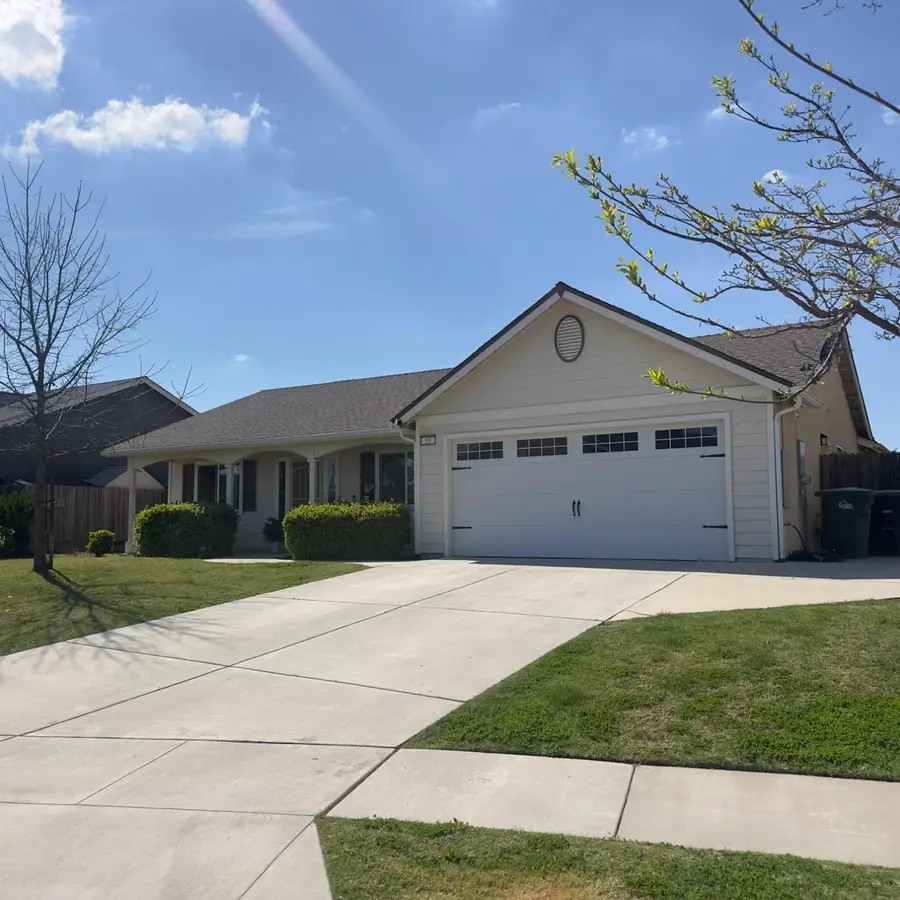 53 Dalton Avenue, Sanger, CA 93657 - #2