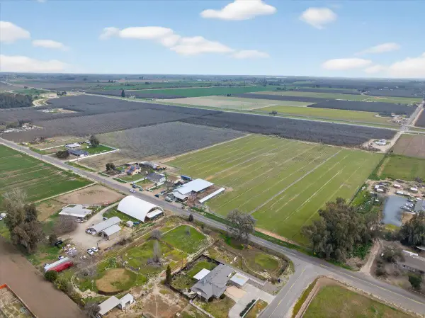 6873 20th Avenue, Lemoore, CA 93245