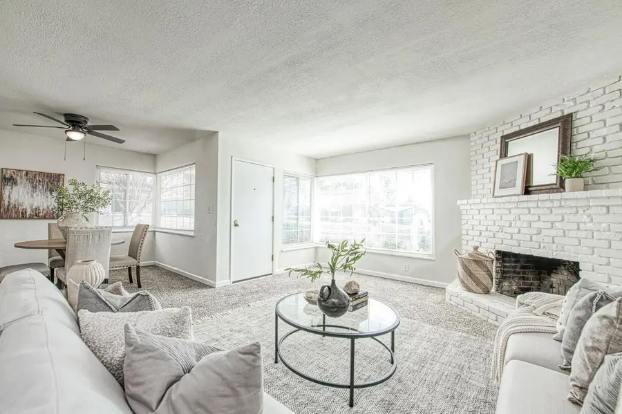 3365 E Ashlan Avenue, Fresno, CA 93726 - #3