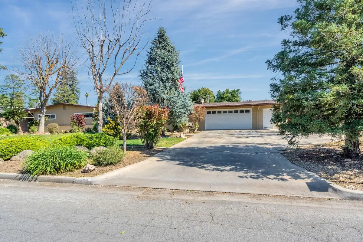 5694 N Winchester Avenue, Fresno, CA 93704 - #1