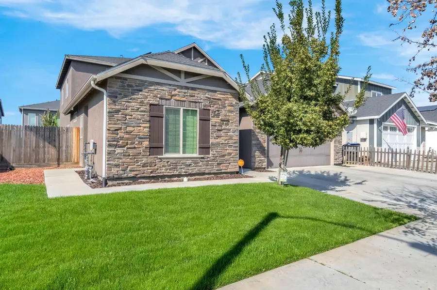 2425 N Divisadero Street, Visalia, CA 93291 - #3