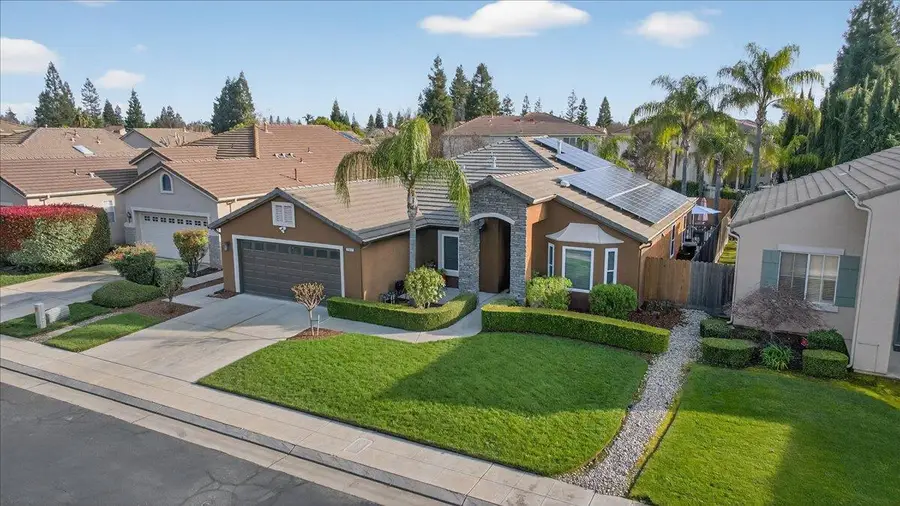 2567 E Tarragon Way, Fresno, CA 93720 - #2