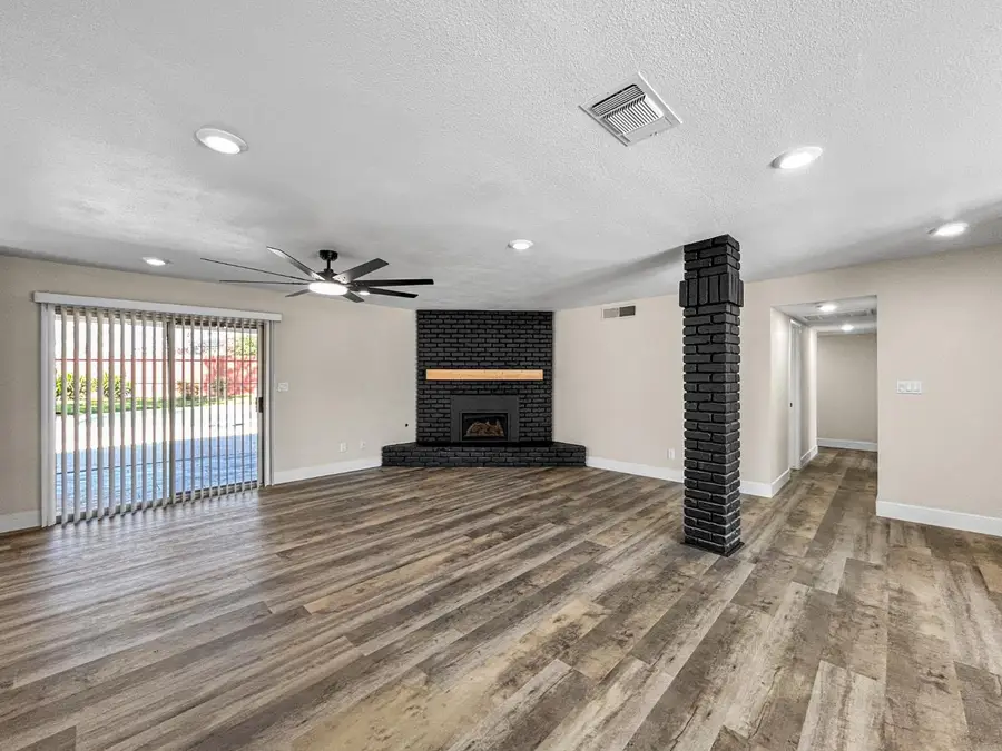 830 E Bedford Avenue, Fresno, CA 93720 - #3