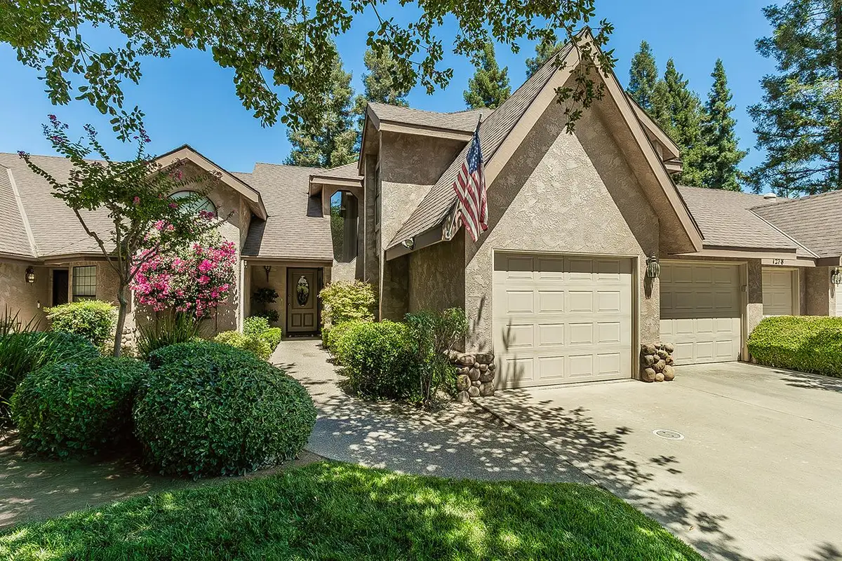 1282 W Flora Avenue, Reedley, CA 93654 - #1