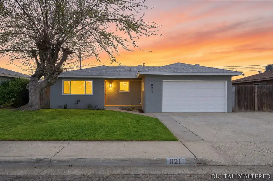 821 W Fairmont Avenue, Clovis, CA 93612 - #2