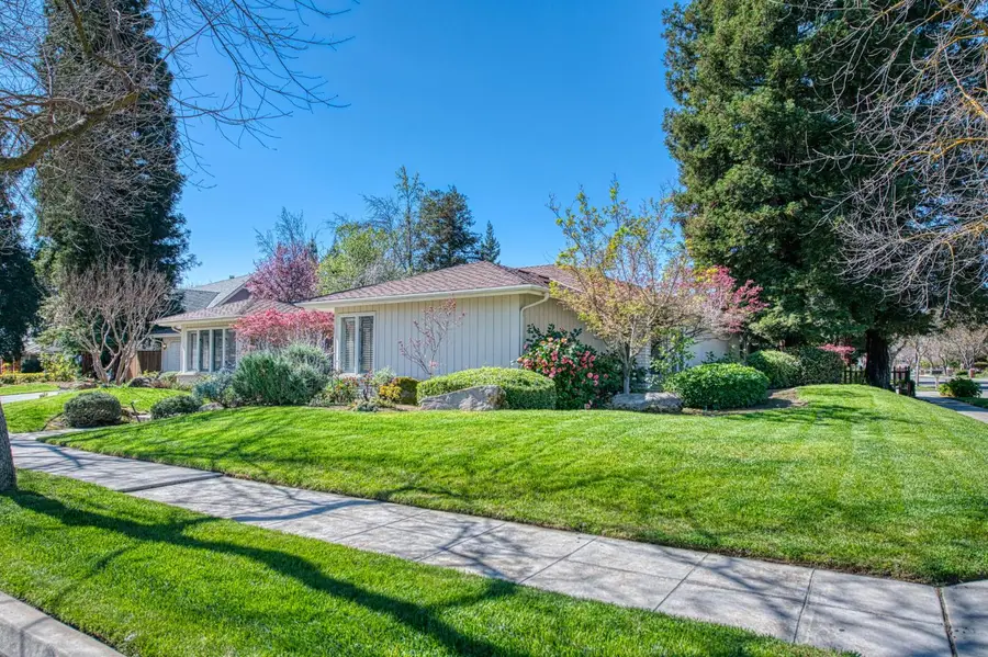 6561 N Thorne Avenue, Fresno, CA 93711 - #2