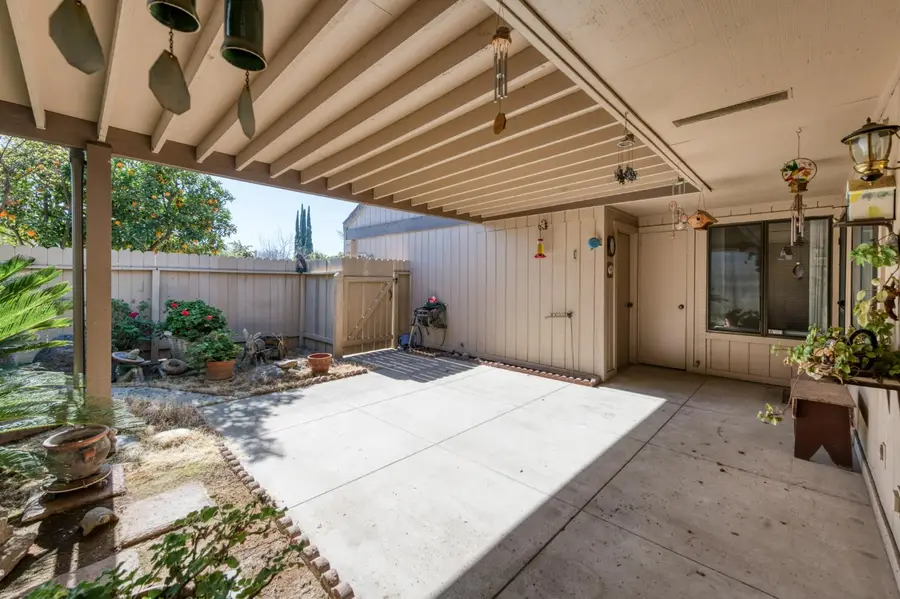 1817 W Santa Ana Avenue, Fresno, CA 93705 - #2