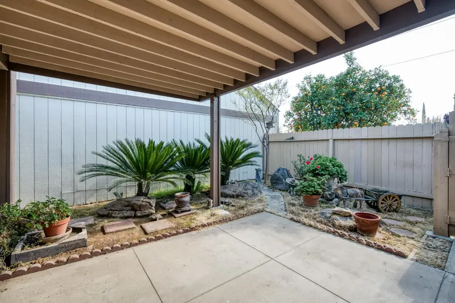 1817 W Santa Ana Avenue, Fresno, CA 93705 - #3