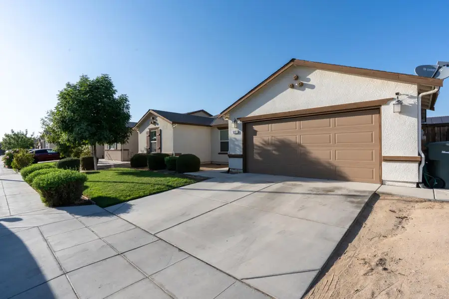 5447 Burns Avenue, Fresno, CA 93727 - #3