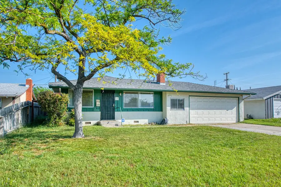 51 San Jose Avenue, Clovis, CA 93612 - #3